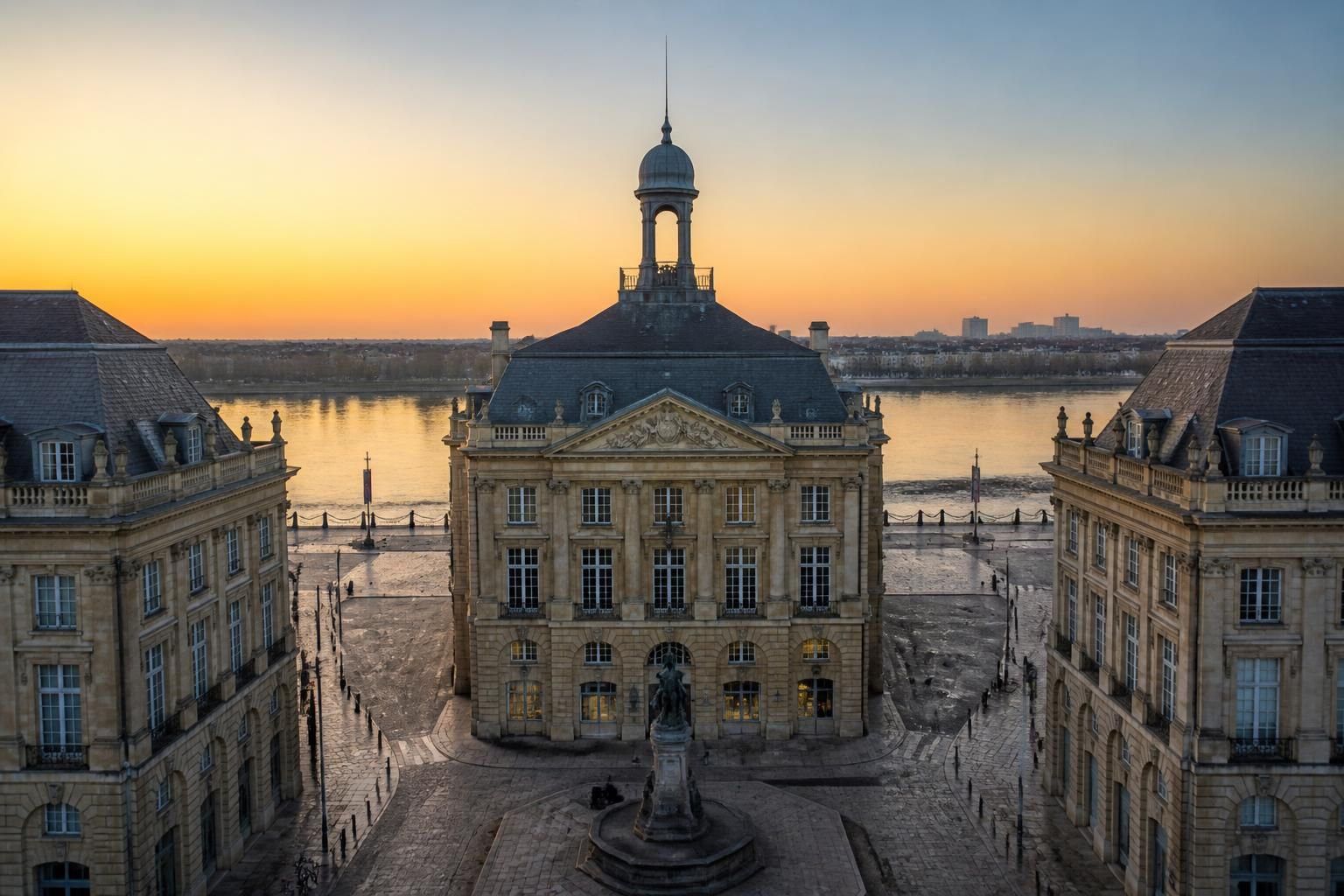 Bordeaux : Le pavillon central de la place de la Bourse raconté en images 2 découvrez l'histoire fascinante du pavillon central de la place de la bourse à bordeaux à travers une série d'images captivantes.
