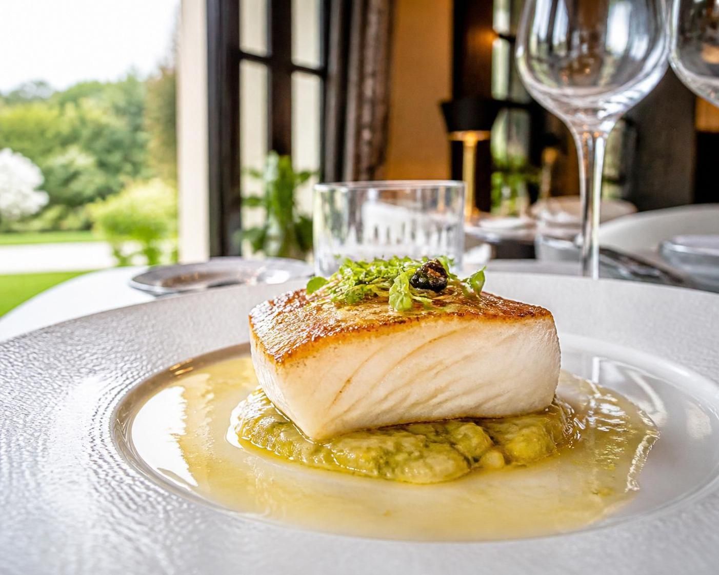 Gastronomie en Gironde : Claude Broussard partage sa passion et sa recette d'exception au Saint-Julien 2 découvrez la passion de claude broussard pour la gastronomie en gironde et sa recette d'exception au restaurant saint-julien. un voyage culinaire à ne pas manquer !