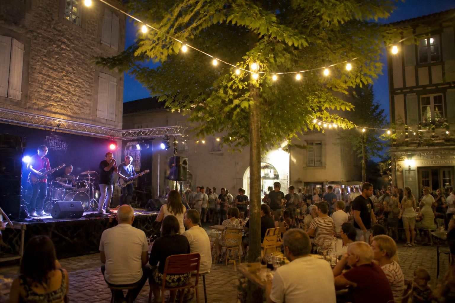 Jeudi 20 août en Lot-et-Garonne : entre concerts, marchés locaux, jeux d’enquête et balades en canoë-kayak, quelles activités vous attendent ? 2 découvrez les activités du jeudi 20 août en lot-et-garonne : concerts, marchés locaux, jeux d’enquête immersifs et balades en canoë-kayak pour toute la famille.