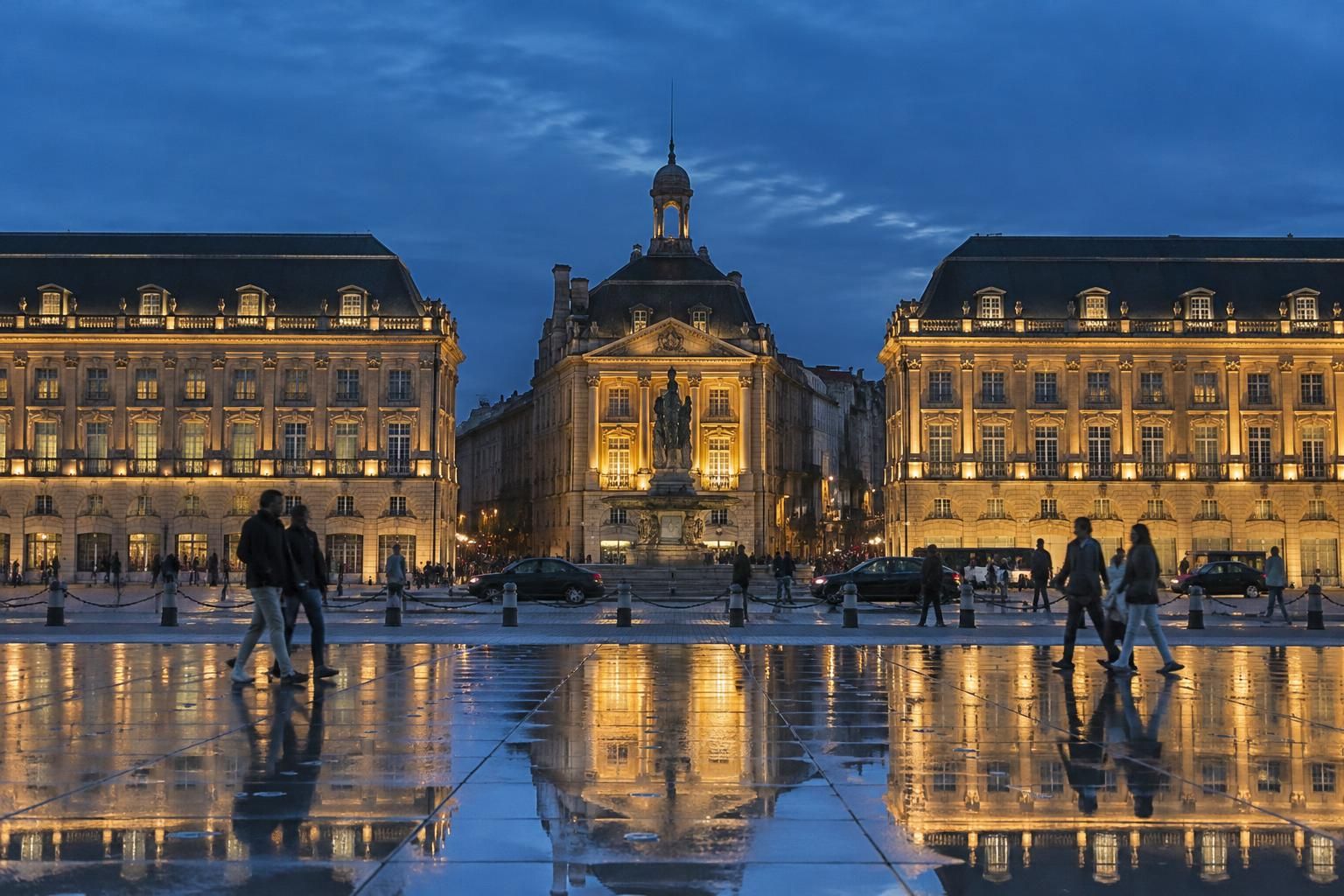 À Bordeaux, Jérémy Ferrari reprend le Gabriel après le théâtre Fémina pour y créer un comedy club lié au restaurant 2 à bordeaux, jérémy ferrari reprend le gabriel après le théâtre fémina pour y créer un comedy club lié au restaurant. découvrez son projet.